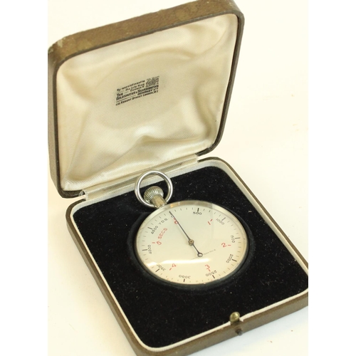 145 - WWII period Admiralty pattern no. 6 stopwatch in fitted case, working order