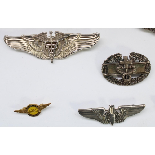 211 - Selection of WWII USAF and other US military sterling silver wings including Flight Surgeons Acorn d... 