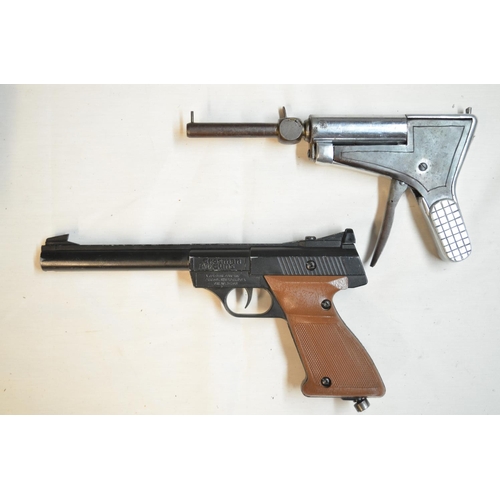 797 - Crossman Powermatic 1600 .177 CO2 powered semi-automatic air pistol with brown plastic grips, not te... 