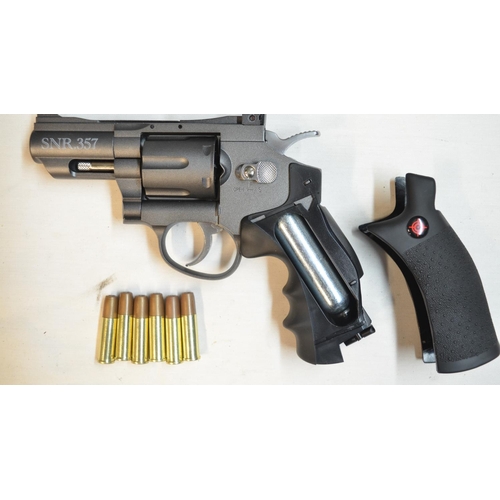 801 - Crossman SNR357 Full Metal Snub Nose dual ammunition BB and pellet .177 CO2 powered air pistol revol... 