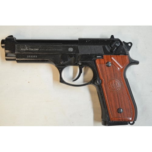 810 - Beretta Model 92FS Cal.9 BB Parabellum gas powered air pistol, not tested. Tough polymer body and mo... 