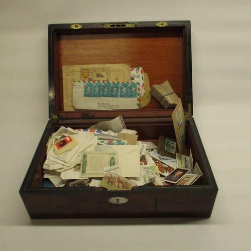 568 - C20th writing box (a/f) containing mixed stamps and cigarette cards