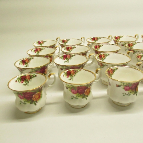 575 - Large collection of Royal Albert Country Roses pattern tableware incl. cups, saucers, tureens, gravy... 