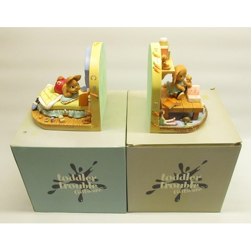 418 - Pendelfin - Jetty Stand and 6 other stands/buildings with 2 bookends in original boxes (9 in 3 boxes... 