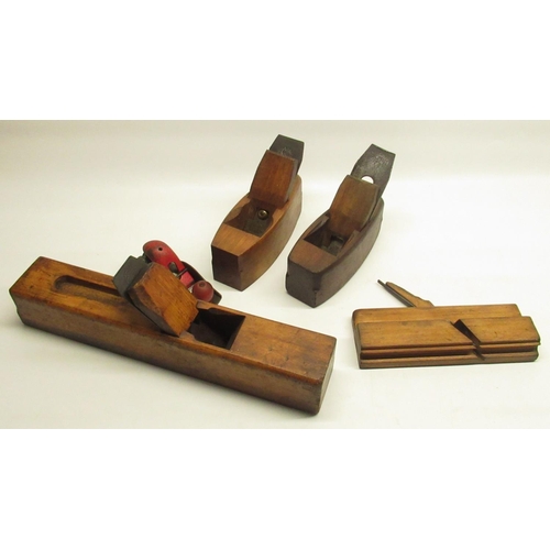 456 - Atkin and Sons cast steel and wood plane, S. Ashton woodworkers plane, & 3 other planes (5)