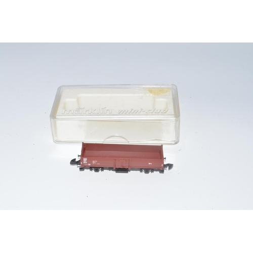 1293 - Boxed Marklin Z Gauge electric train set 81560 with transformer, track, instructions and layout guid... 