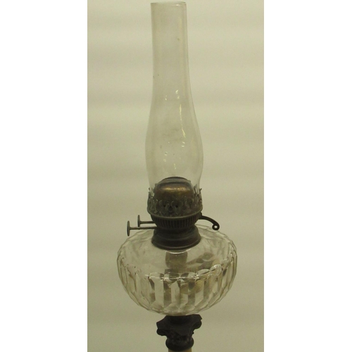 1422 - Late c19th onyx and gilt mounted Corinthian column oil lamp with faceted cut clear reservoir, on squ... 