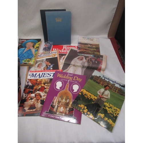 16 - Collection of books and magazines relating to the Royal Family