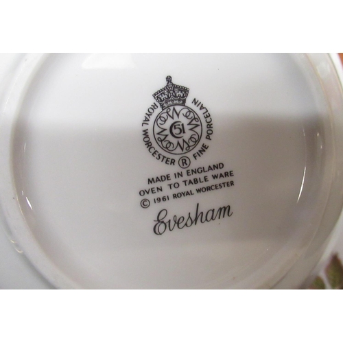 91 - Royal Worcester Evesham dinner plates, side plates, dessert bowls, salt and pepper and other matchin... 