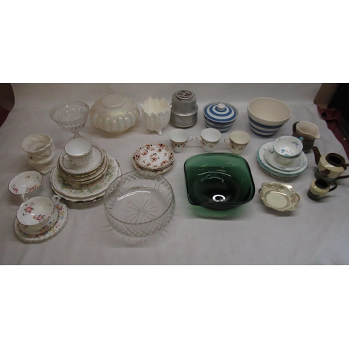 92 - Glass lampshade, Coalport shell vase, green glass bowl, Jackson and Gosling tea cups and saucers, T.... 