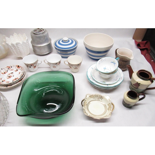 92 - Glass lampshade, Coalport shell vase, green glass bowl, Jackson and Gosling tea cups and saucers, T.... 