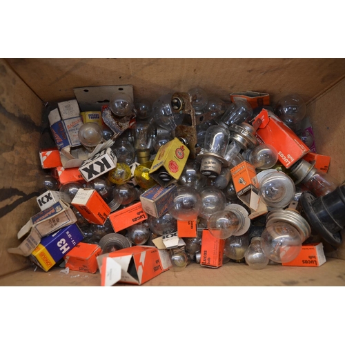 293 - Collection of various vehicle light bulbs incl. Lucas, Osram, British Lumax etc, many still boxed an... 