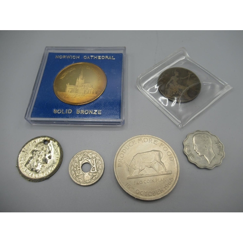 253 - Mixed Great British and world coinage including Uk decimal and pre-decimal coins, a reproduction 186... 