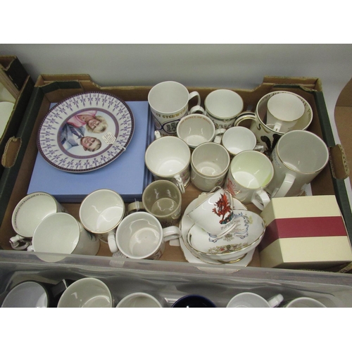 1459 - Collection of commemorative ware mostly relating to Queen Elizabeth II and her jubilees inc. a Chown... 