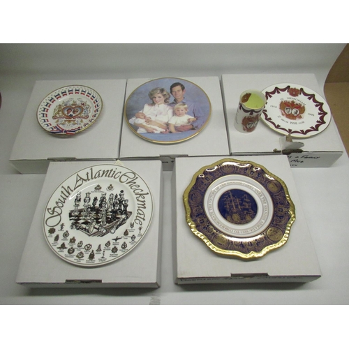 1472 - Collection of boxed Limited Edition plates from Caverswall, Royal Doulton, etc.. covering events som... 