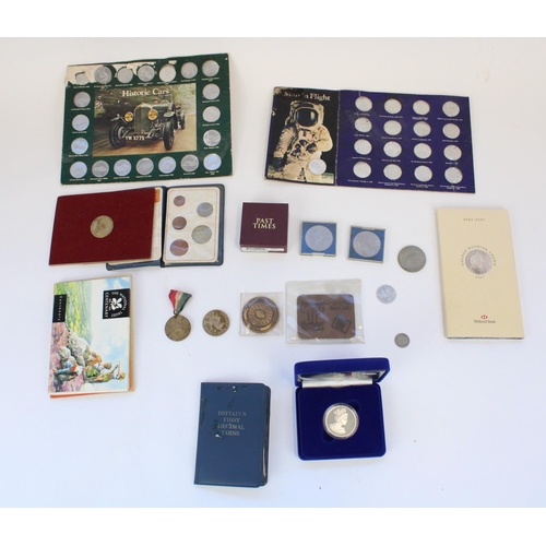 1309 - Collection of GB commemorative coins, medals etc. including a ER.II 2002 Golden Jubilee silver proof... 