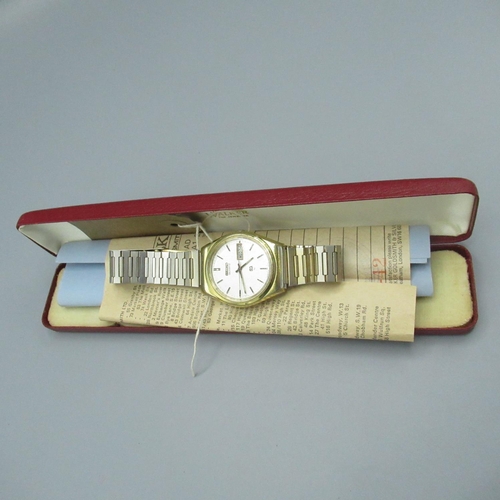 1223 - Ladies Avia late 1970's hand wound wristwatch, silver plated on integrated bark effect bracelet, wat... 