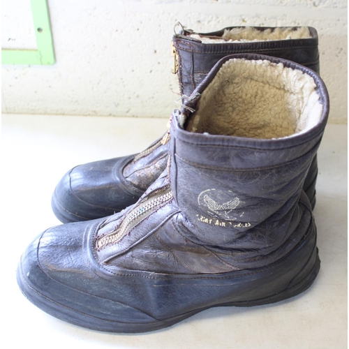 822 - Pair of rare USAF aviation flight boots, sheepskin fleece lined, front zip fastening, with rubber so... 