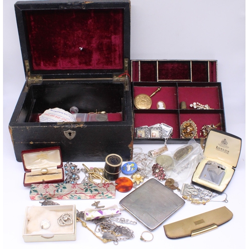 1414 - Jewellery box containing a collection of costume jewellery and other items including necklaces, broo... 