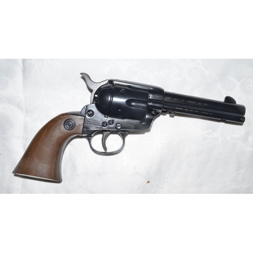 837 - Boxed Daisy Model 179 .177 spring loading BB pistol, limited edition one of 700 produced from authen... 