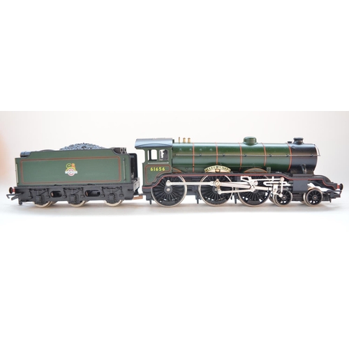 82 - Boxed Hornby BR Class B17 4-6-0 