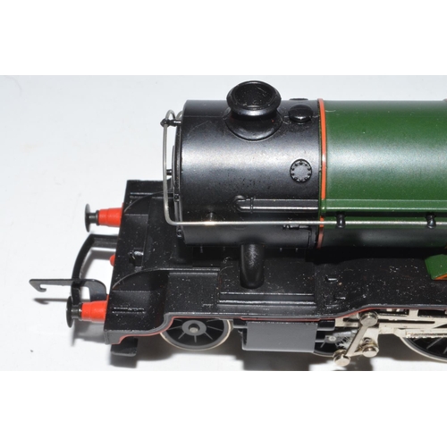 82 - Boxed Hornby BR Class B17 4-6-0 