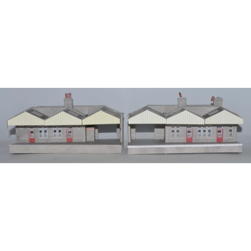 88 - Collection of OO gauge railway wagons and scenic accessories, including Metcalfe models, unmade ston... 