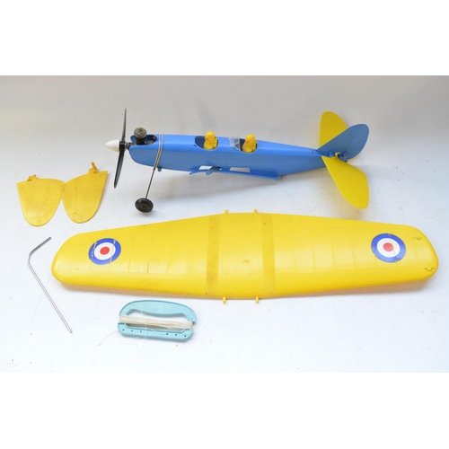 102 - Tri-Ang COX PT-19 Flight Trainer, nitro powered tethered aerobatic airplane model