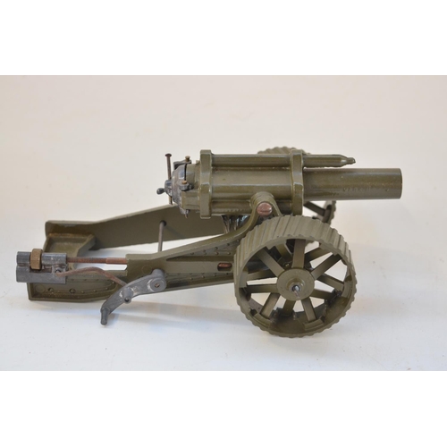 261 - Vintage boxed W Britain's 18in Heavy Howitzer (No 1266) with instructions and accessories.