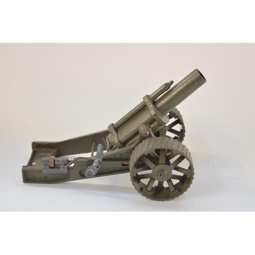 261 - Vintage boxed W Britain's 18in Heavy Howitzer (No 1266) with instructions and accessories.