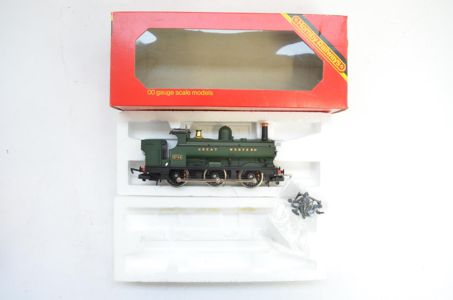 Hornby R.059 OO gauge GWR Class 2721 Pannier Tank 0-6-0 tank