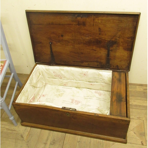 643 - Late c19th oak blanket box with fitted candle box, H31.5cm W84cm D46.6cm, & a early c20th painted be... 