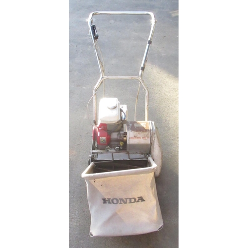 800 - Honda HC14 petrol lawn mower (untested)