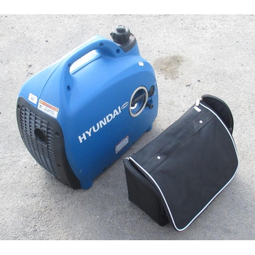 827 - Hyundai HY2000 Si petrol inverter generator, with manual