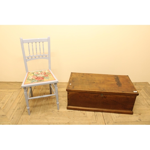 643 - Late c19th oak blanket box with fitted candle box, H31.5cm W84cm D46.6cm, & a early c20th painted be... 