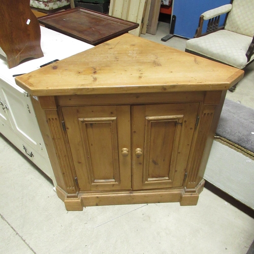 757 - Pine corner unit with two drawers and a shelf W97.5cm D58cm H86.5cm