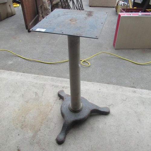 792 - Cast metal stand H75cm