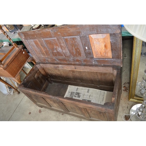 739 - C18th oak coffer, four panel top and front W125cm X D51cm X H57cm