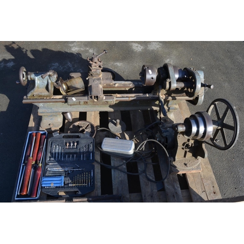 852 - Vintage Unitol three gear belt driven metal lathe with accessories, a collection of hand tools inclu... 