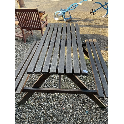 869 - Modern pub style bench W121.6cm X D122cm X H75.5CM