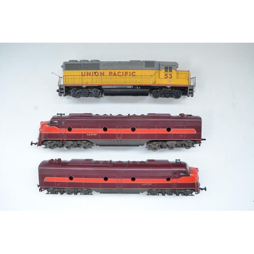 106 - Rivarossi 1930 HO gauge GM EMD E-8 Diesel Electric locomotive 