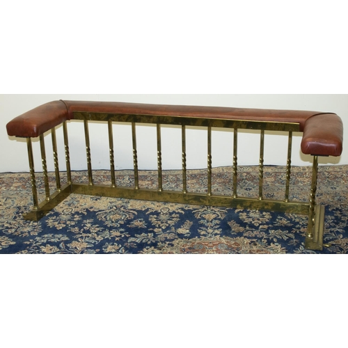 1235 - C20th club fender, upholstered top on brass twist column supports and stepped base, W154cm D50cm H50... 