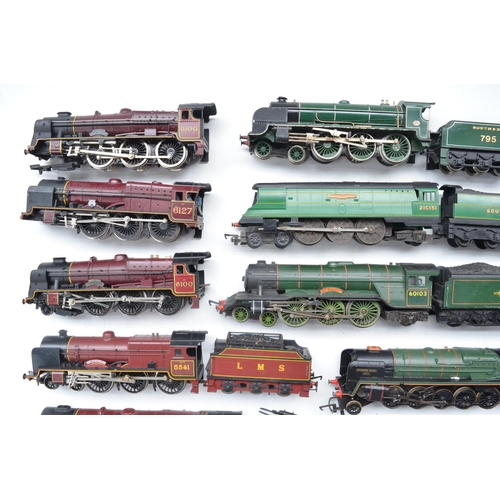 113 - Collection of used HO gauge electric steam locomotives, tenders and tank engines from Hornby, Airfix... 