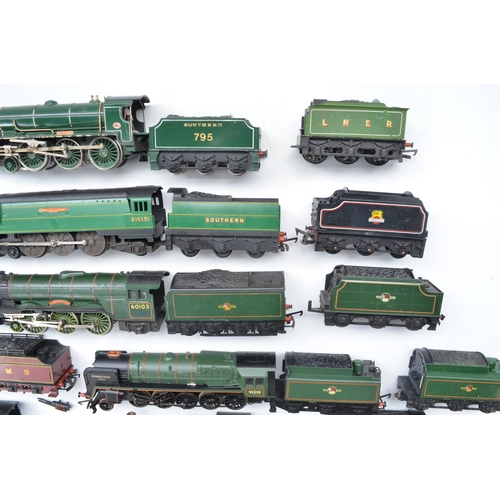 113 - Collection of used HO gauge electric steam locomotives, tenders and tank engines from Hornby, Airfix... 