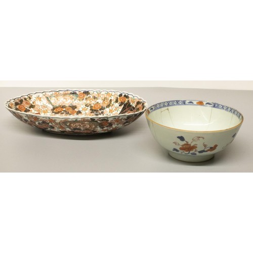 154 - C20th Japanese Imari wave edged oval dish, W35cm (A/F), and a C19th Imari circular bowl decorated wi... 