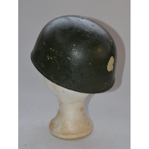 716 - WW2 era British paratroopers steel helmet with black leather liner