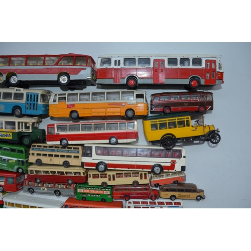 427 - Collection of unboxed bus and car models, various scales and manufacturers. Also included John Fishw... 