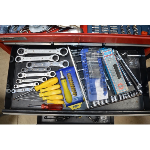 532 - Draper tool chest containing a large number of workshop tools including a Kamasa Torque wrench, sock... 