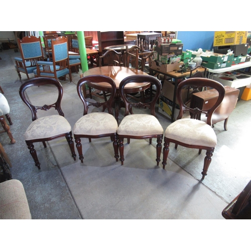 481 - Victorian mahogany oval Loo table, on lobed column support and cabriole legs, W120cm x D85cm x H75cm... 