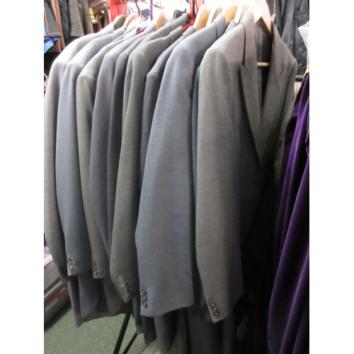 442 - Men's grey tailcoats, various sizes (22)